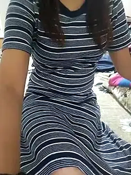 Snapshot of shilpa_r chatting on 10-15-25, 11:24 shilpa r online show from 10-15-25, 11:24