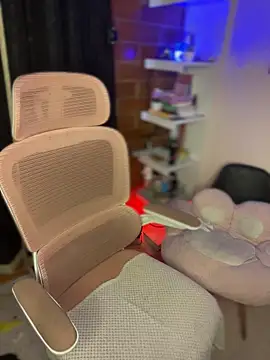 Dannaa Lovs online show from 10-31-25, 07:10