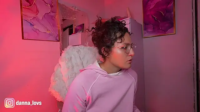 Dannaa Lovs online show from 05-15-26, 10:35