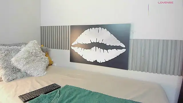 Blue Sixx online show from 02-08-26, 01:42