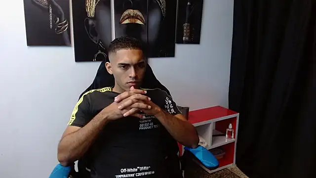 Snapshot of Derek_Storm_ chatting on 11-25-25, 11:54 Derek Storm online show from 11-25-25, 11:54