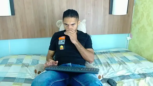 Snapshot of Derek_Storm_ chatting on 12-05-25, 12:15 Derek Storm online show from 12-05-25, 12:15