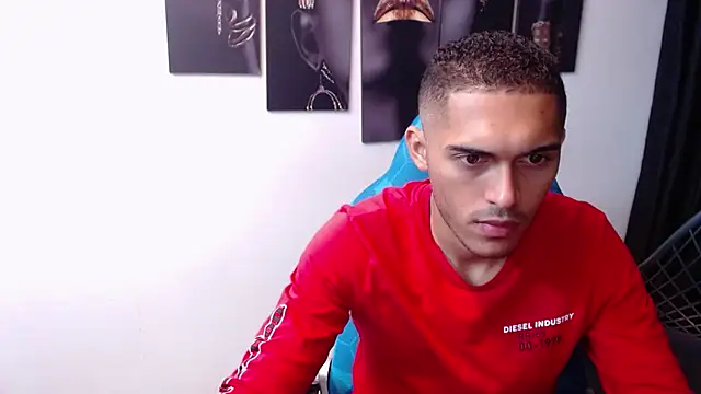 Snapshot of Derek_Storm_ chatting on 11-10-25, 11:48 Derek Storm online show from 11-10-25, 11:48