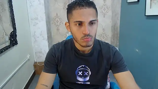 Snapshot of Derek_Storm_ chatting on 12-04-25, 12:26 Derek Storm online show from 12-04-25, 12:26