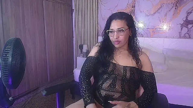 Snapshot of IvyShine7 chatting on 05-04-26, 07:28 IvyShine7 online show from 05-04-26, 07:28