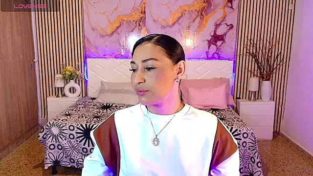 Snapshot of IvyShine7 chatting on 06-14-26, 07:48 IvyShine7 online show from 06-14-26, 07:48