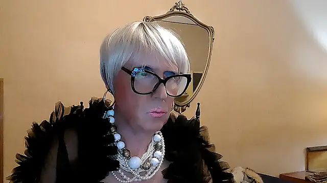 Snapshot of ROBY_SWEETHOT chatting on 10-03-25, 10:22 ROBY SWEETHOT online show from 10-03-25, 10:22