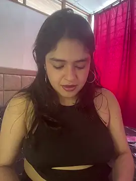 EmilyNoir1 online show from 06-03-26, 07:51