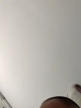 Snapshot of ScuffingBungalow chatting on 09-25-25, 04:07 ScuffingBungalow online show from 09-25-25, 04:07