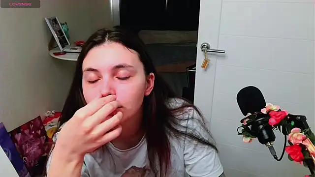 peachyness online show from 06-12-26, 05:21
