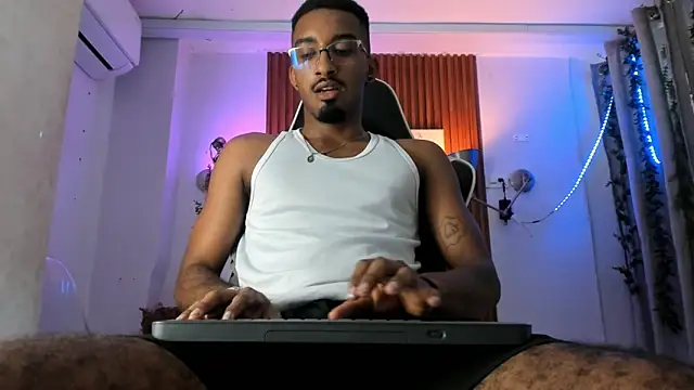 Darwin mayo online show from 11-26-25, 05:46