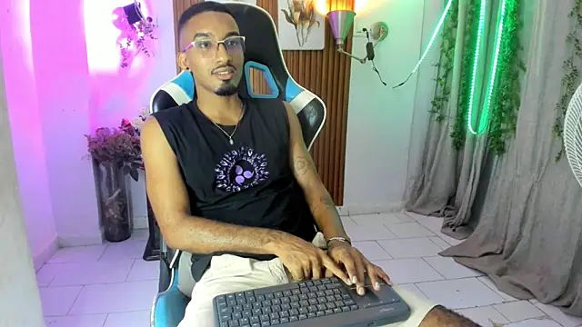 Darwin mayo online show from 12-17-25, 05:29