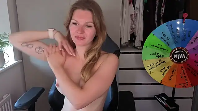 Lilly-Luscious online show from 05-25-26, 08:13