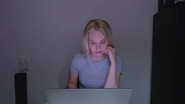 Lia noo regrets online show from 04-03-26, 07:09