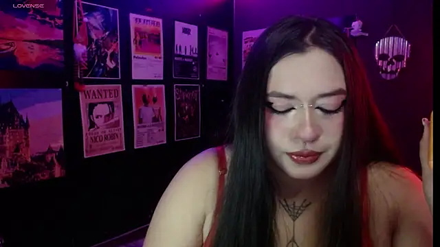Snapshot of Ravendark_ chatting on 05-19-26, 10:17 Ravendark online show from 05-19-26, 10:17