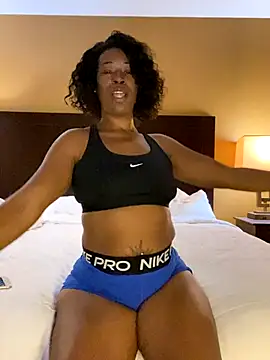 Snapshot of StaciDiamond chatting on 10-16-25, 06:38 StaciDiamond online show from 10-16-25, 06:38