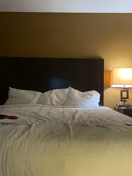 StaciDiamond online show from 10-29-25, 02:49