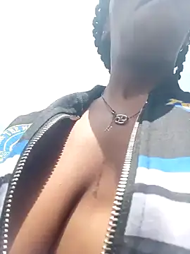 Snapshot of GoldSnowXxX chatting on 09-30-25, 09:37 GoldSnowXxX online show from 09-30-25, 09:37
