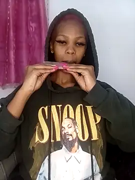 GoldSnowXxX online show from 04-17-26, 05:38