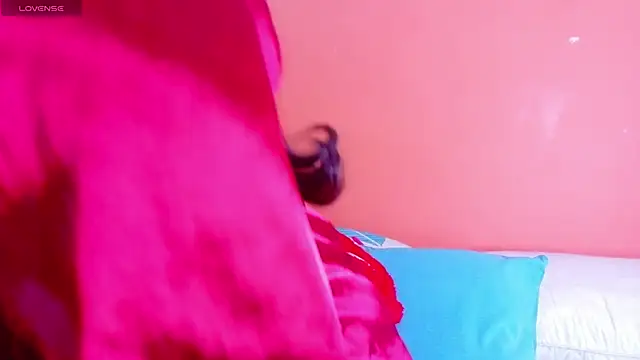 Snapshot of MySugarmoomy chatting on 12-04-25, 03:27 MySugarmoomy online show from 12-04-25, 03:27