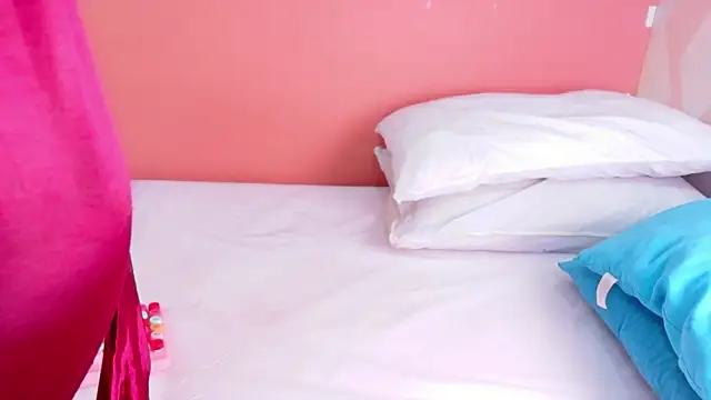 Snapshot of MySugarmoomy chatting on 11-24-25, 12:10 MySugarmoomy online show from 11-24-25, 12:10