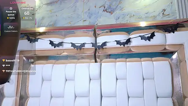 Snapshot of MySugarmoomy chatting on 10-11-25, 07:04 MySugarmoomy online show from 10-11-25, 07:04