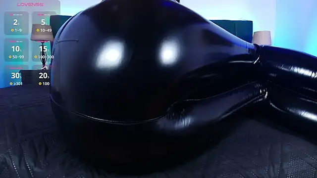 Alisse Moore online show from 10-10-25, 12:50