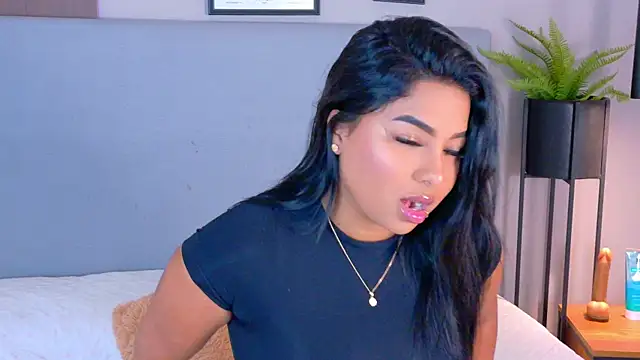 Snapshot of LanaRozz chatting on 06-19-26, 07:09 LanaRozz online show from 06-19-26, 07:09