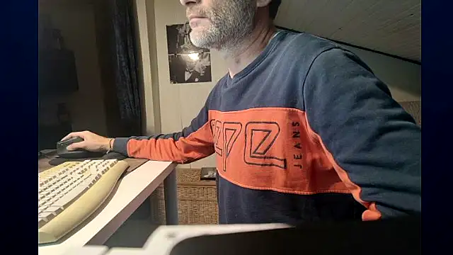 french male whorexh online show from 12-16-25, 07:56