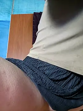 Snapshot of crdzgs chatting on 11-22-25, 12:21 crdzgs online show from 11-22-25, 12:21