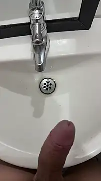 Snapshot of AndyRico18 chatting on 12-18-25, 07:46 AndyRico18 online show from 12-18-25, 07:46