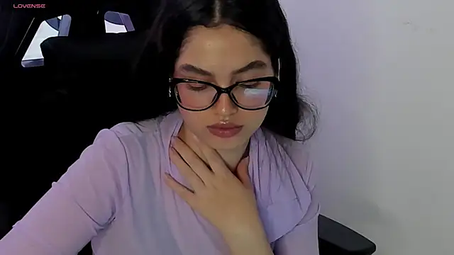 Snapshot of Kitty_Anne chatting on 09-30-25, 10:05 Kitty Anne online show from 09-30-25, 10:05