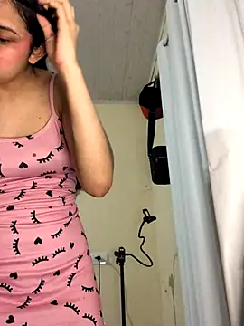 Snapshot of ashleyy20 chatting on 11-20-25, 11:36 ashleyy20 online show from 11-20-25, 11:36