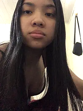 Snapshot of ashleyy20 chatting on 12-03-25, 06:18 ashleyy20 online show from 12-03-25, 06:18