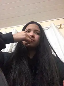 Snapshot of ashleyy20 chatting on 10-30-25, 10:06 ashleyy20 online show from 10-30-25, 10:06