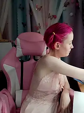 Fuzzy Unicorn online show from 10-21-25, 07:13