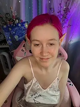Snapshot of Fuzzy_Unicorn chatting on 06-11-26, 10:45 Fuzzy Unicorn online show from 06-11-26, 10:45