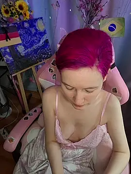 Snapshot of Fuzzy_Unicorn chatting on 07-13-26, 10:47 Fuzzy Unicorn online show from 07-13-26, 10:47