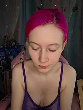 Snapshot of Fuzzy_Unicorn chatting on 04-22-26, 10:11 Fuzzy Unicorn online show from 04-22-26, 10:11