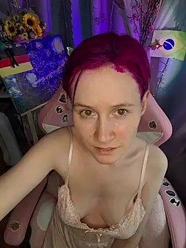 Snapshot of Fuzzy_Unicorn chatting on 07-06-26, 07:05 Fuzzy Unicorn online show from 07-06-26, 07:05