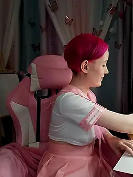 Fuzzy Unicorn online show from 12-02-25, 07:15