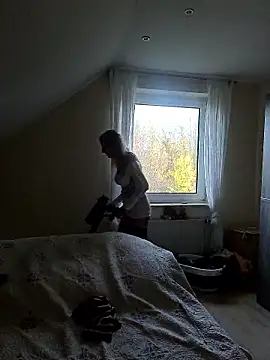 HotWifeLyn68 online show from 11-10-25, 12:21