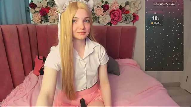 AnimeAlica18 online show from 10-19-25, 02:25