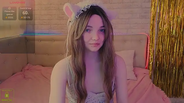 AnimeAlica18 online show from 04-01-26, 03:30