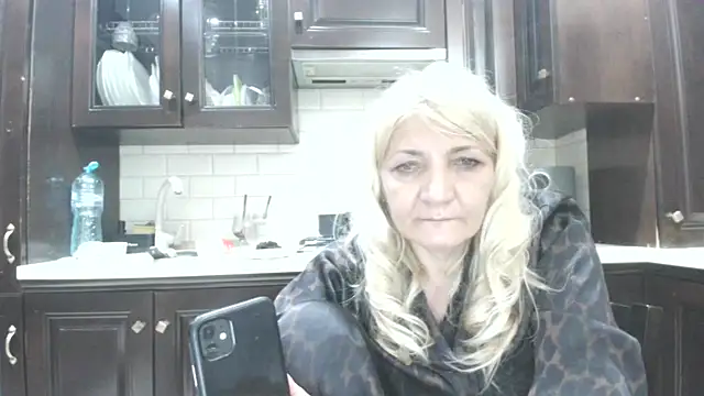 Snapshot of ButterflyBlondie chatting on 06-16-26, 03:28 ButterflyBlondie online show from 06-16-26, 03:28