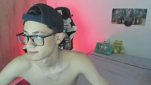 Snapshot of thiago_kinghot chatting on 10-06-25, 10:32 thiago kinghot online show from 10-06-25, 10:32