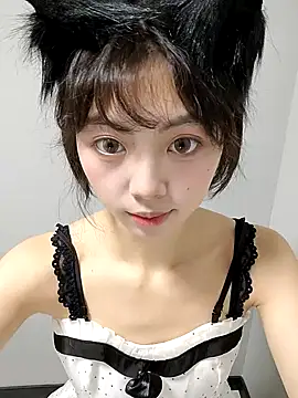 xuannv0000 online show from 11-01-25, 10:31