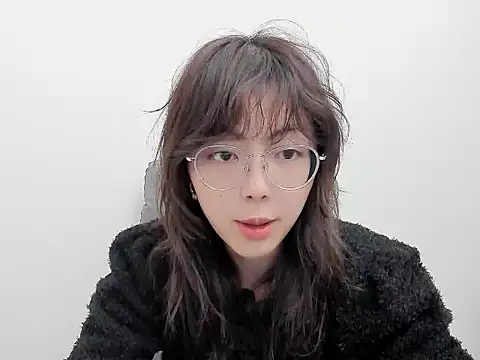 xuannv0000 online show from 11-27-25, 09:21