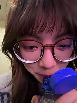 xuannv0000 online show from 01-09-26, 07:54