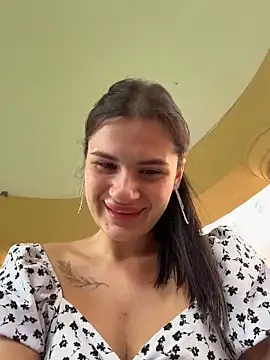 Snapshot of MiraReach chatting on 02-18-26, 02:09 MiraReach online show from 02-18-26, 02:09